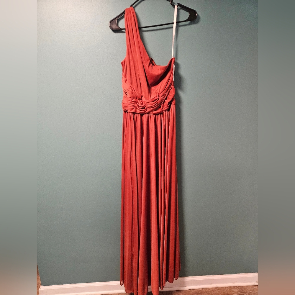 DB Celebrate One-Shoulder Flowy Dress In Cinnamon